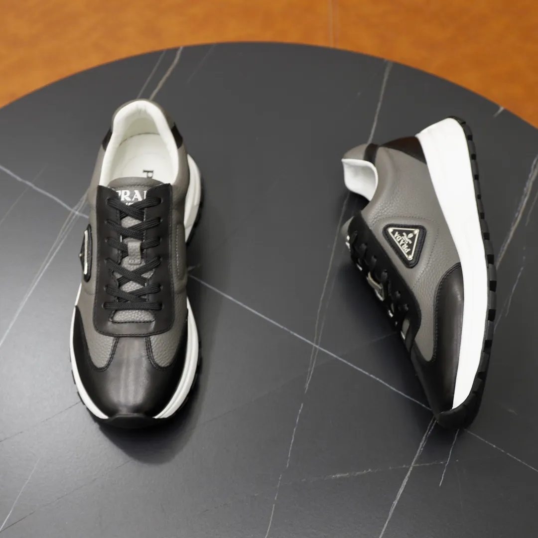 Factory price: 720💰Top original order Brand: PRADA (Prada) Standard code: Men's size 38/44 (45 can be customized) Grade: Same as the official website Material: Original cowhide leather lining Original combination two-color wear-resistant soft outsole Style category: Leisure and sports version Young fashion European and American trend British style Color: Actual picture color